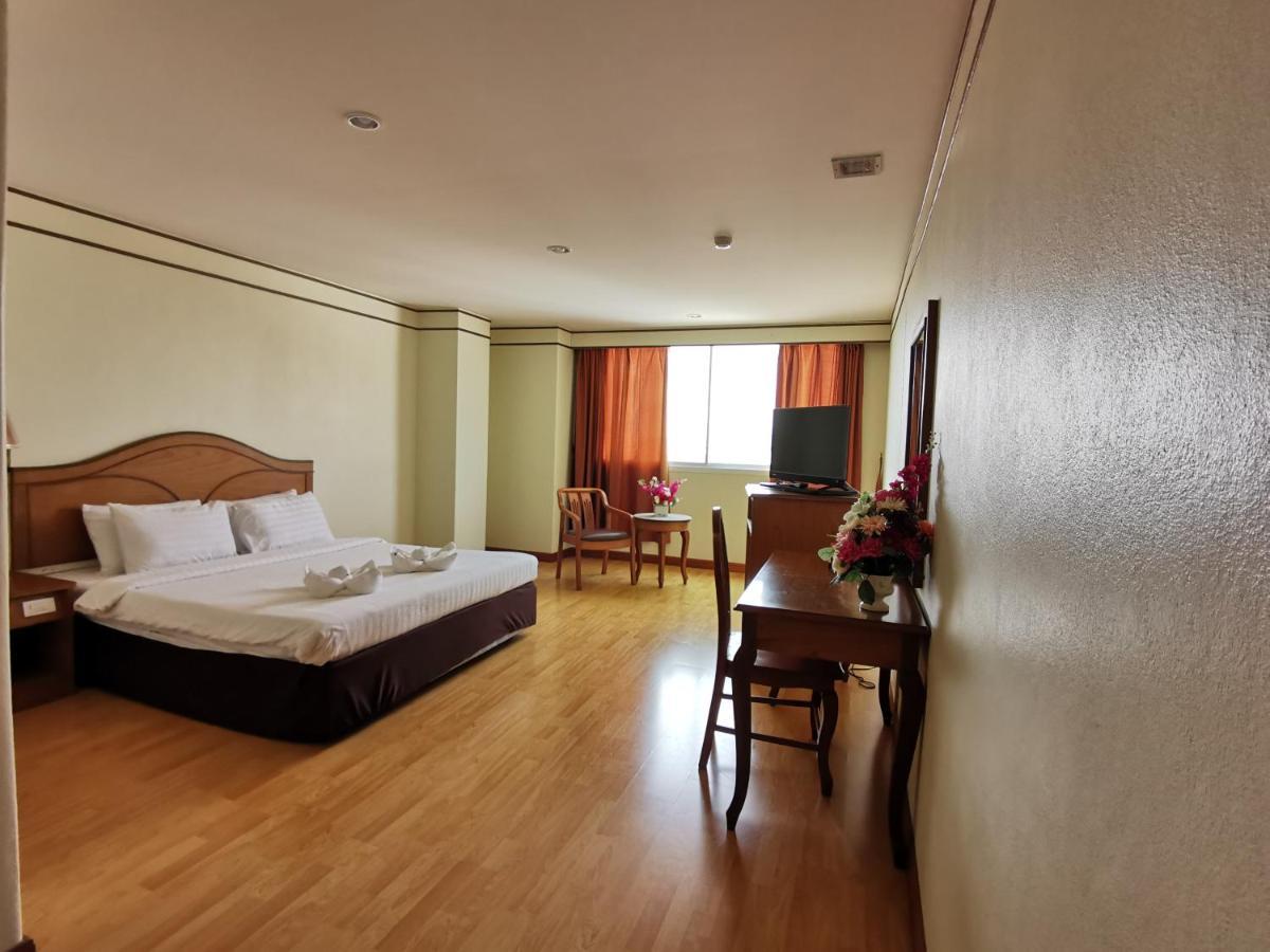 Morakot Twin Chumphon Hotel Ngoại thất bức ảnh
