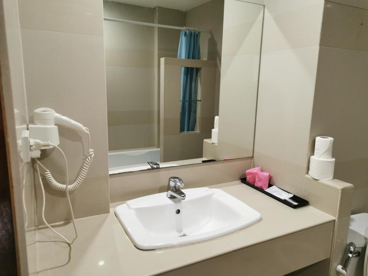 Morakot Twin Chumphon Hotel Ngoại thất bức ảnh