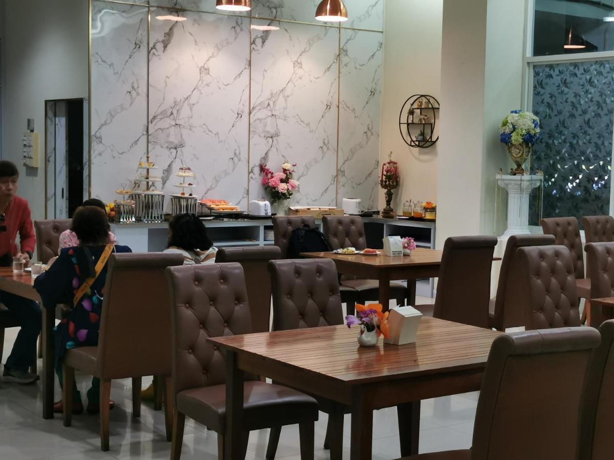 Morakot Twin Chumphon Hotel Ngoại thất bức ảnh