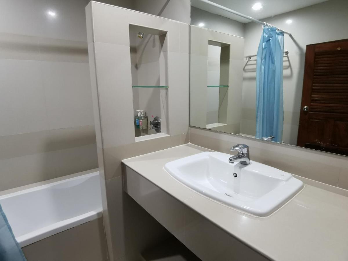 Morakot Twin Chumphon Hotel Ngoại thất bức ảnh
