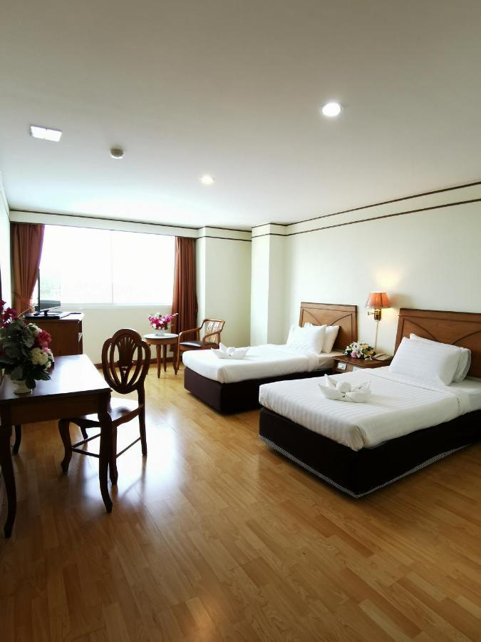Morakot Twin Chumphon Hotel Ngoại thất bức ảnh