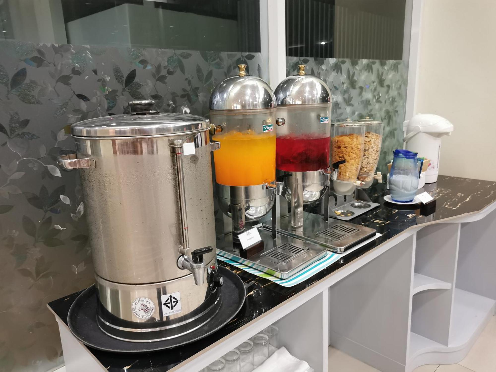 Morakot Twin Chumphon Hotel Ngoại thất bức ảnh