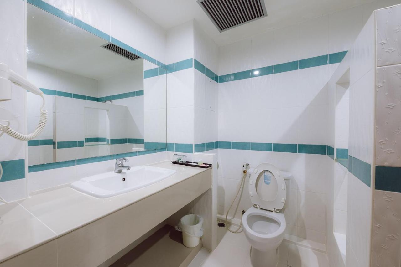 Morakot Twin Chumphon Hotel Ngoại thất bức ảnh